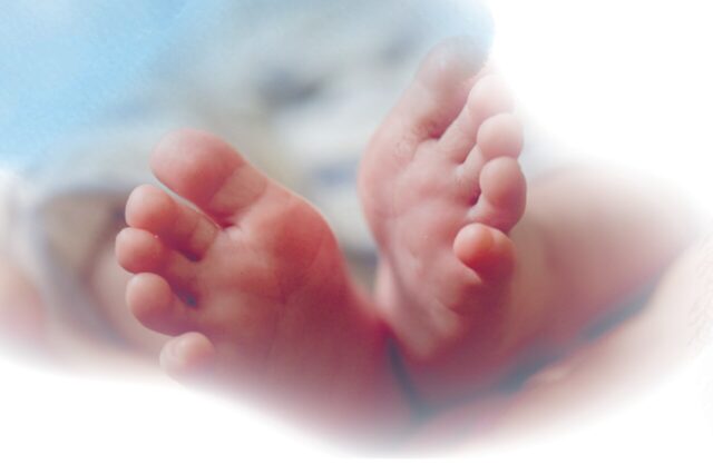 Zdjęcie stopek niemowlaka